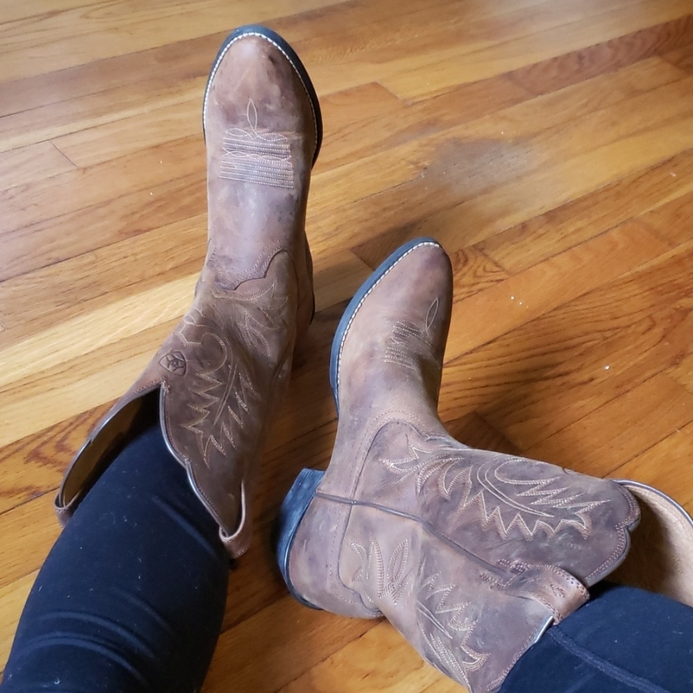 Ariat cowboy boots